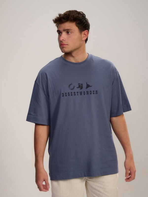 טי-שירט קצרה