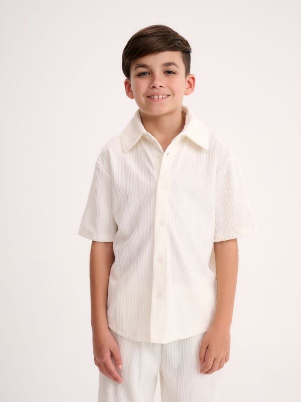 חולצה מכופתרת קצרה