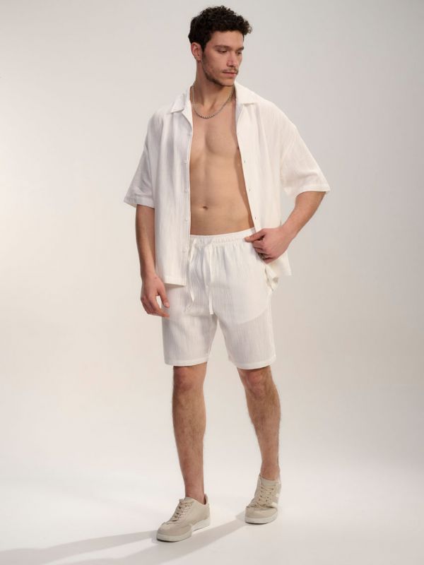 מכנסי טקסטורה קצרים