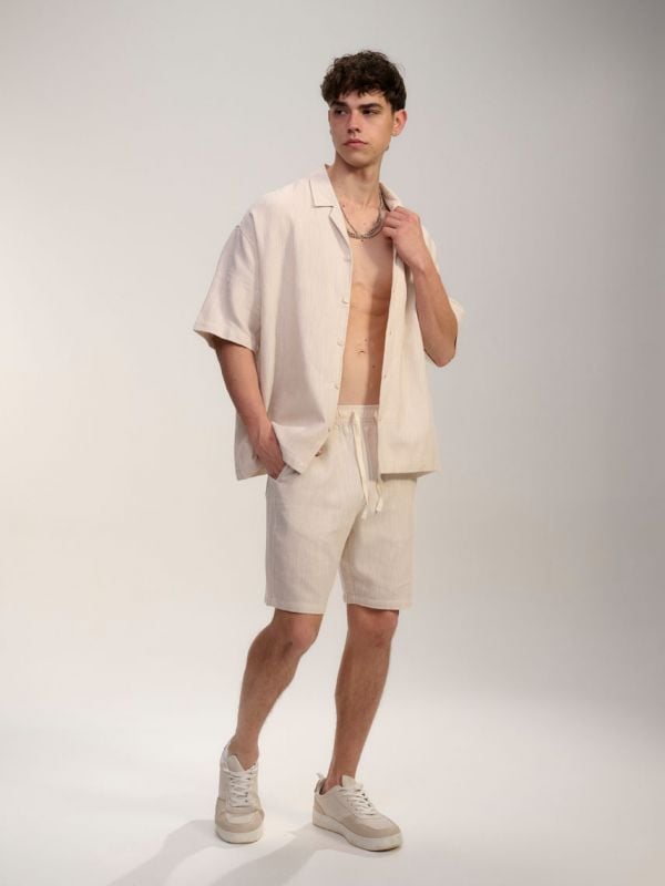 מכנסי טקסטורה קצרים