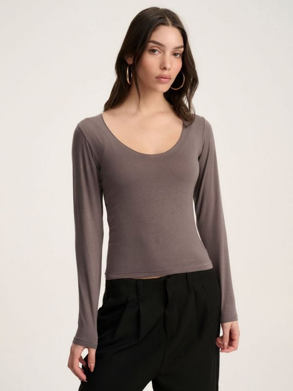 חולצת בייסיק ארוכה