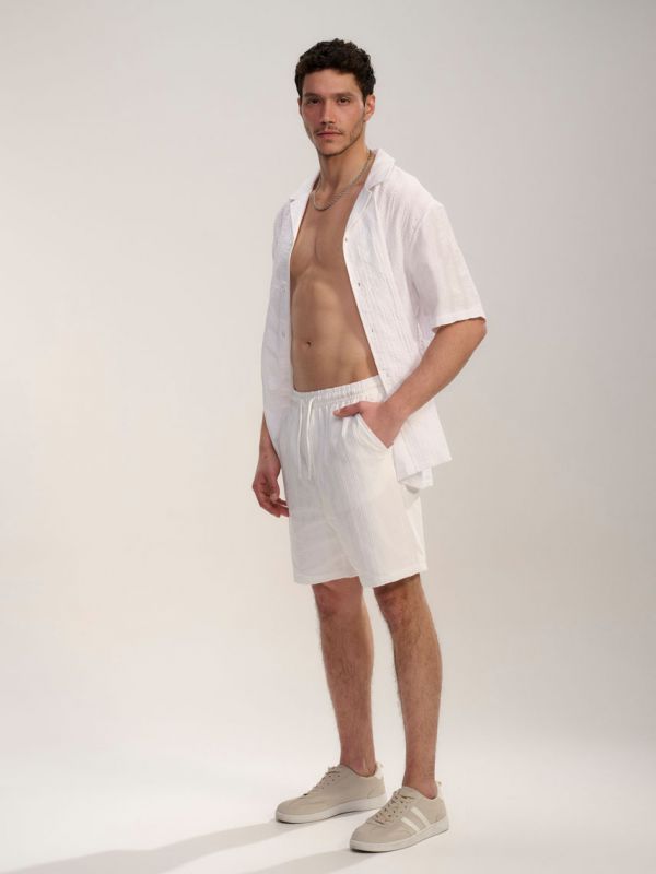 מכנסי טקסטורת פסים קצרים