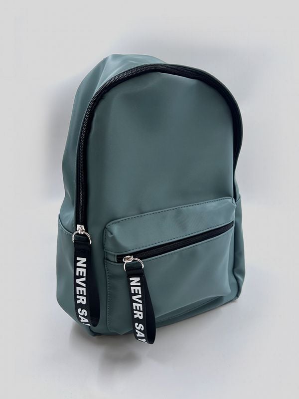 תיק גב מבריק