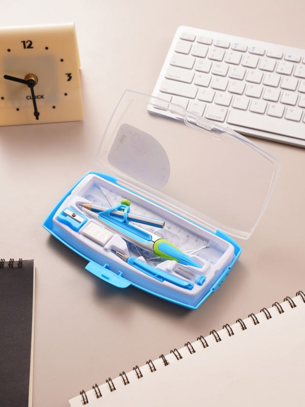 ערכת כלי שרטוט גיאומטריים