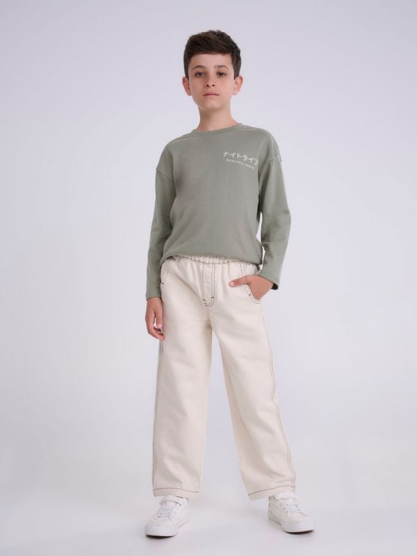 ג’ינס עם מותן אלסטי