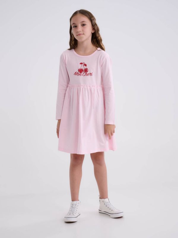 שמלה עם שרוולים ארוכים