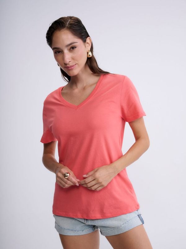 טי-שירט V בייסיק