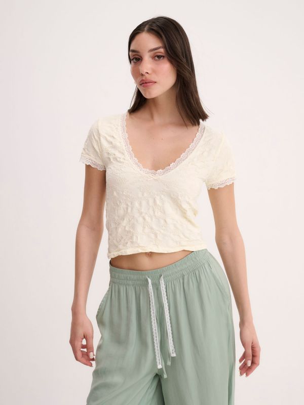 טי-שירט V טקסטורה