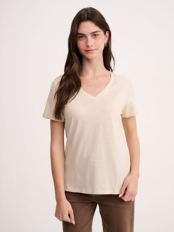 טי-שירט V בייסיק