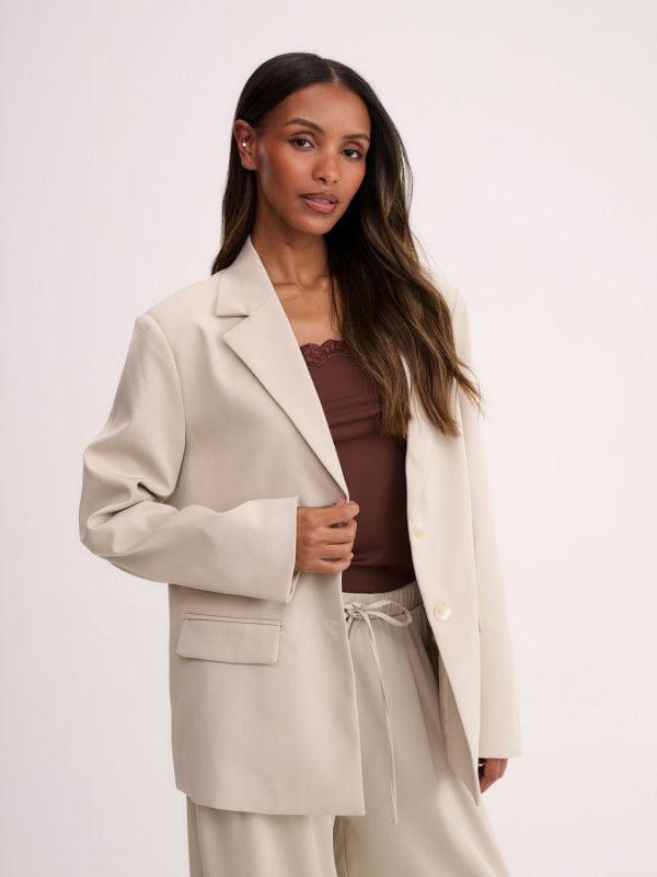 ג’קט מחויט