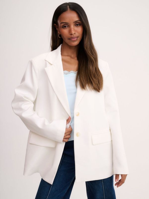 ג’קט מחויט