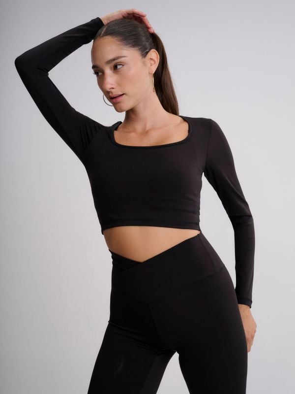 חולצת קרופ אקטיב ארוכה