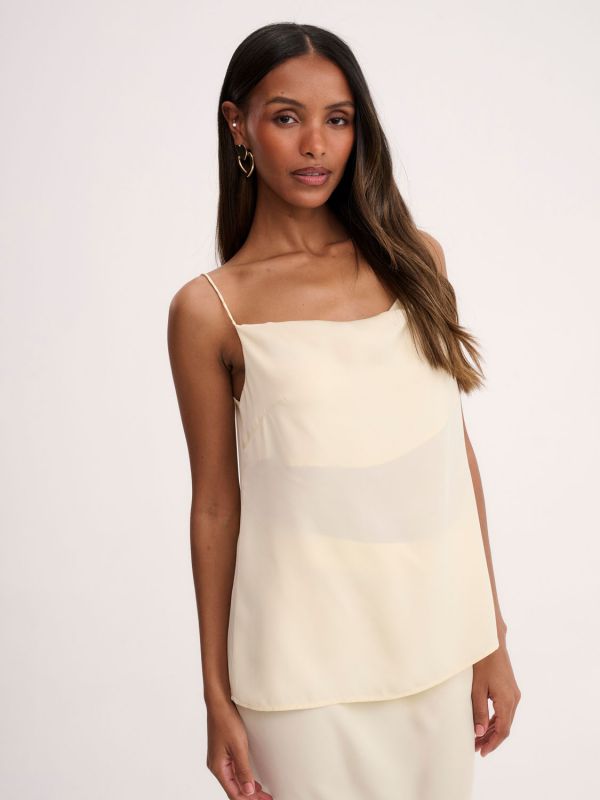 גופייה עם מפתח נשפך