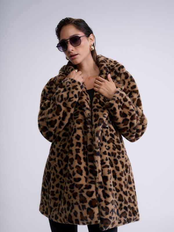 מעיל פרוותי ארוך