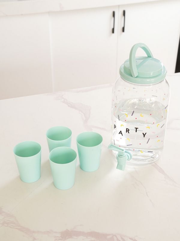 מתקן שתייה עם ברז