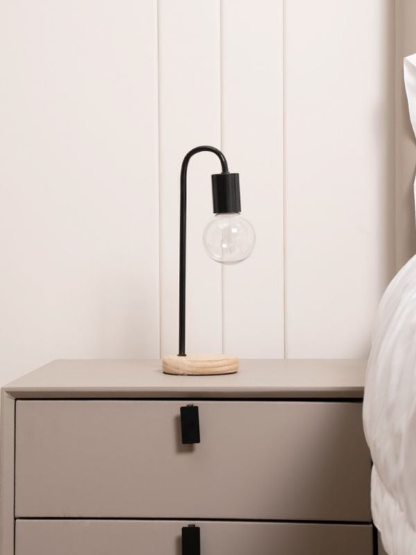 מנורת צד ממתכת