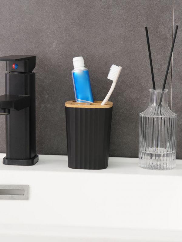 מעמד מברשות שיניים