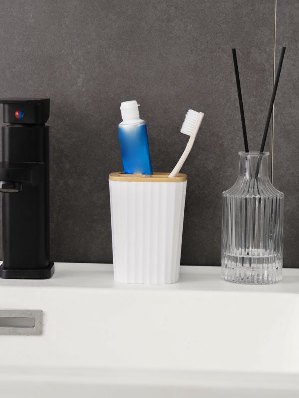 מעמד מברשות שיניים