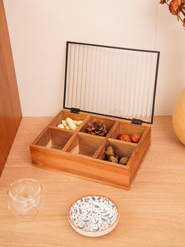 קוספת אחסון מעץ