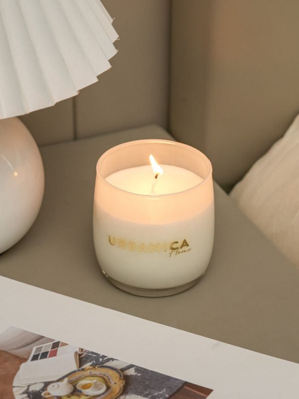 נר במעמד זכוכית