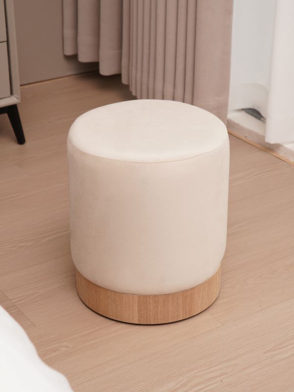 הדום בשילוב עץ