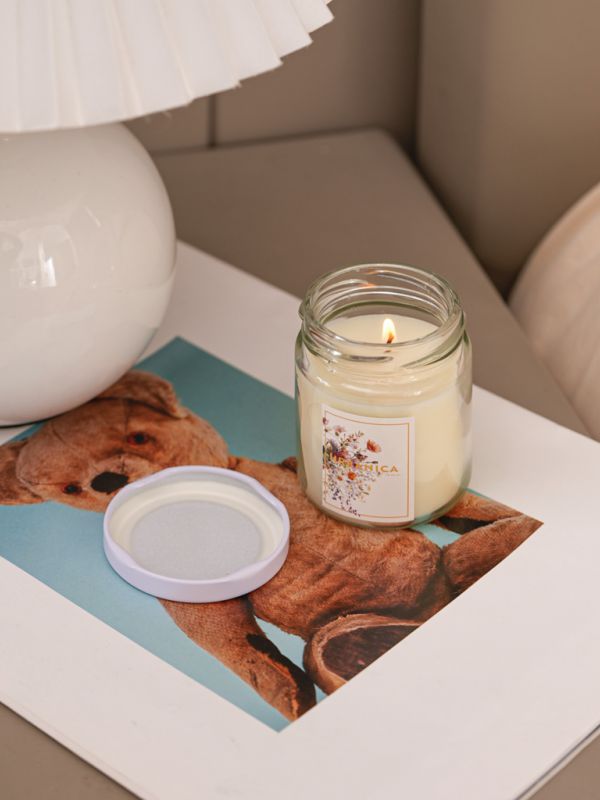 נר ריחני בצנצנת