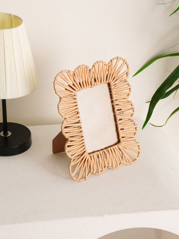 מסגרת קש דקורטיבית