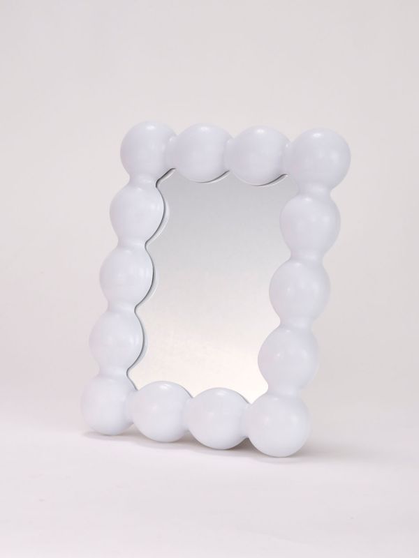 מראה מעוצבת