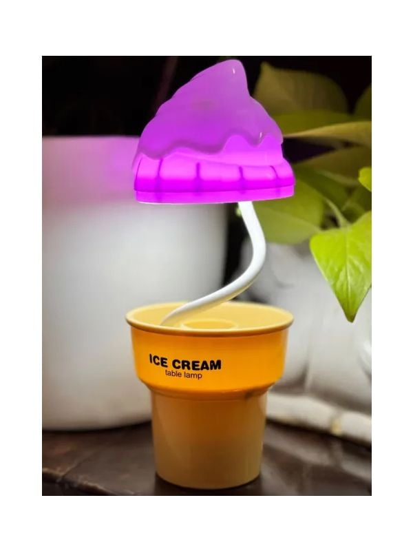 מנורה מפלסטיק