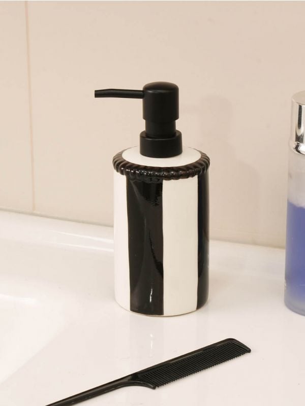 דספנסר פסים לסבון