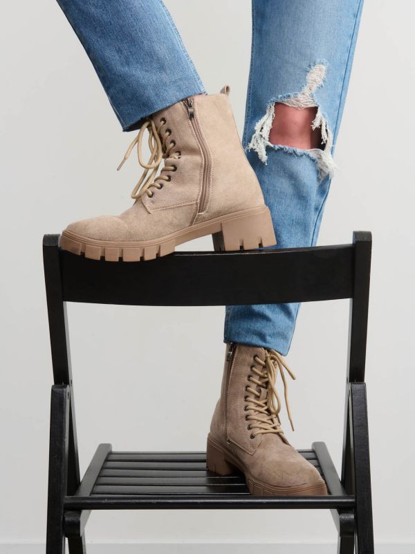 מגפיים עם שרוכים 36-41