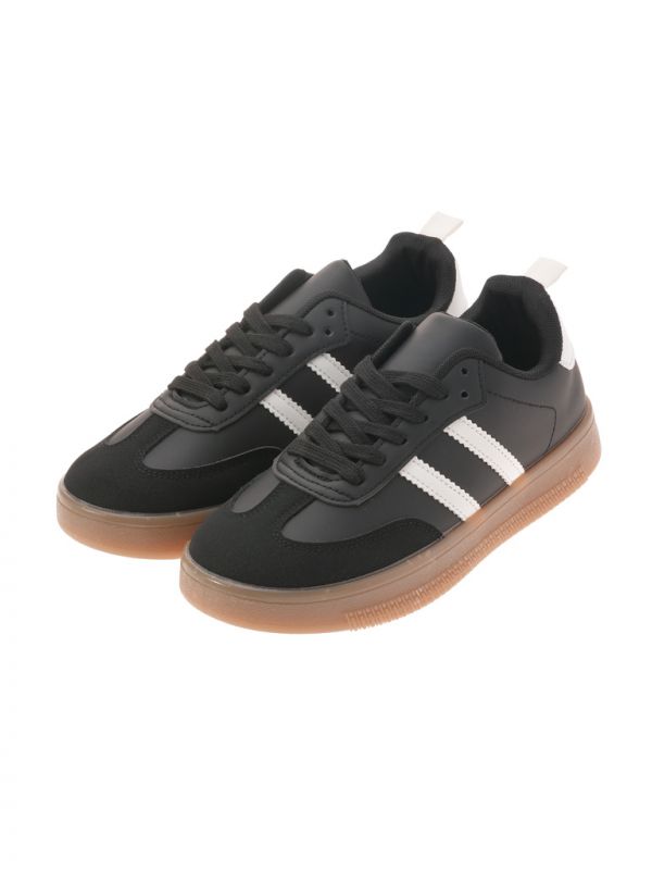 סניקרס בייסיק