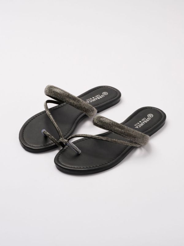 כפכפי אצבע נוצצות