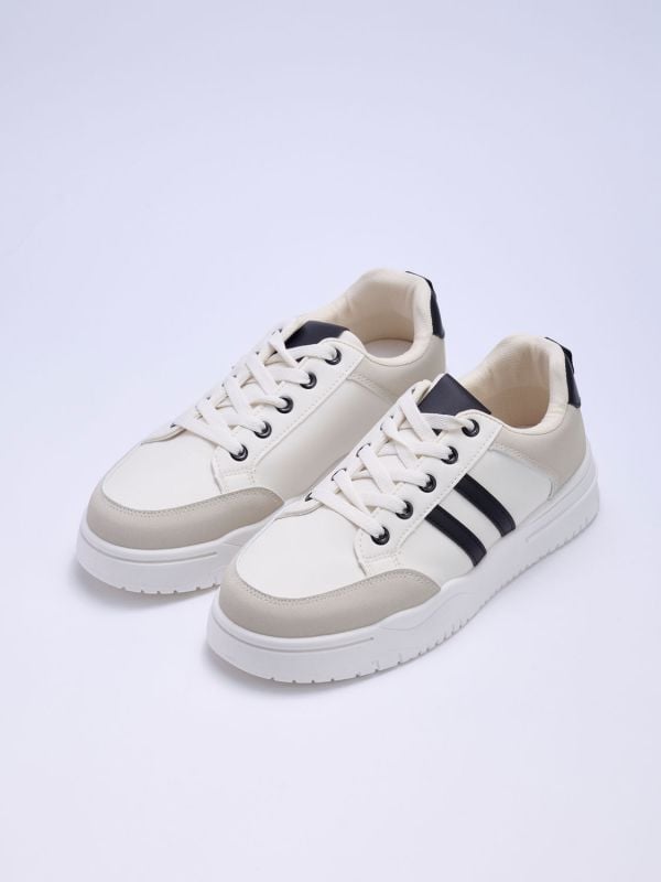 סניקרס פסים