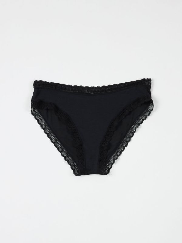 תחתונים בשילוב תחרה