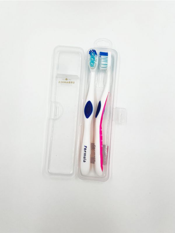 זוג מברשות שיניים